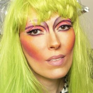 Meet your Posher, Ewa